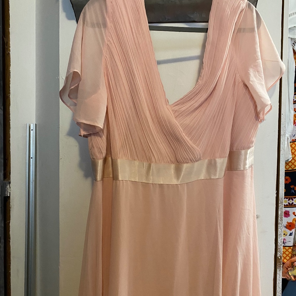 Plus Size Empire Waist V Back Bridesmaid Dress with Short Sleeves